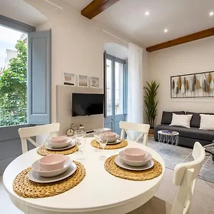 https://lovely-cozy-apartment-in-the-heart-of-banyoles.catalonia-hotels.com